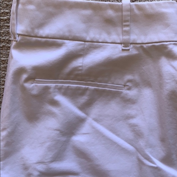 Like new Ann Taylor capris in white size 4! - Picture 2 of 8